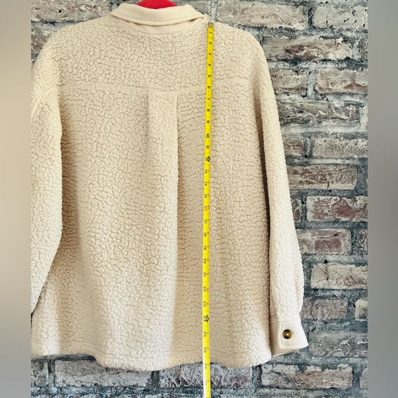 Aerie Cream Sherpa Teddy Jacket/Shacket Button down & Button Accents on pockets - Picture 6 of 6